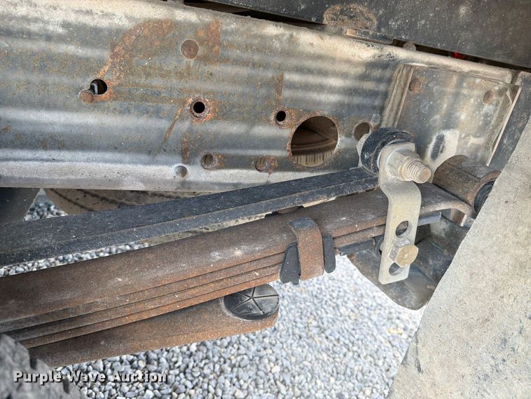 image for item DV8649 2010 GMC Sierra 2500 flatbed pickup truck