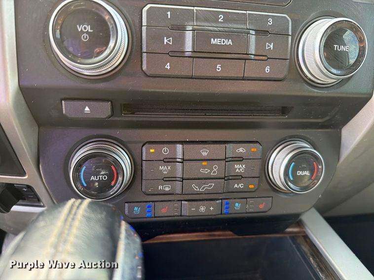 image for item DV8650 2018 Ford F150 Crew Cab pickup truck