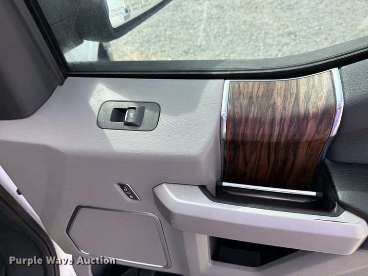 image for item DV8650 2018 Ford F150 Crew Cab pickup truck