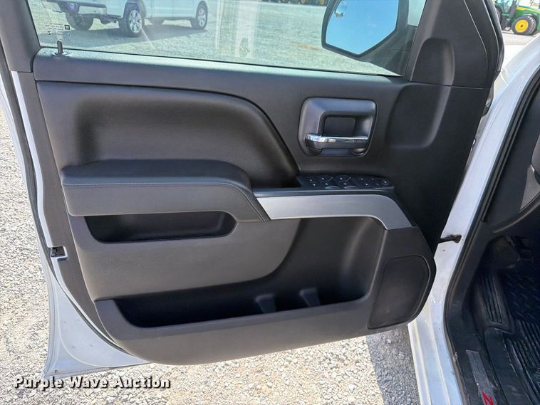 image for item DV8651 2016 Chevrolet Silverado 1500 Crew Cab pickup truck