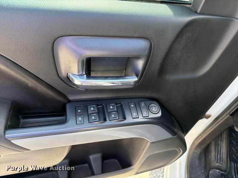 image for item DV8651 2016 Chevrolet Silverado 1500 Crew Cab pickup truck