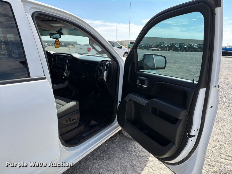 image for item DV8651 2016 Chevrolet Silverado 1500 Crew Cab pickup truck