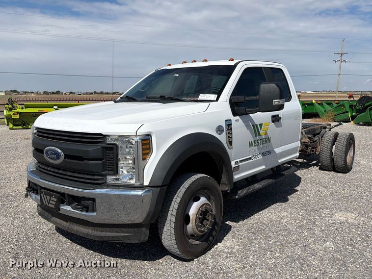 image for item DV8652 2019 Ford F550 Crew Cab truck cab and chassis