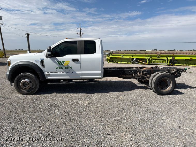 image for item DV8652 2019 Ford F550 Crew Cab truck cab and chassis