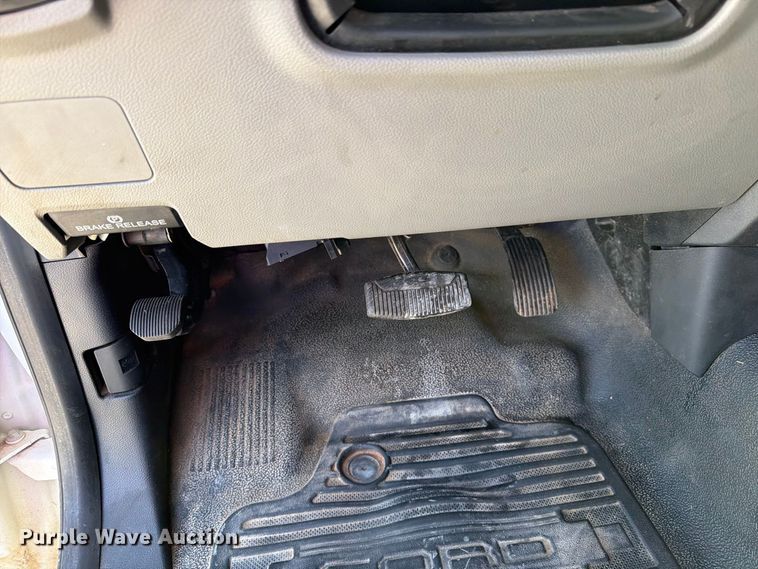 image for item DV8652 2019 Ford F550 Crew Cab truck cab and chassis
