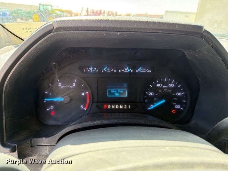 image for item DV8652 2019 Ford F550 Crew Cab truck cab and chassis