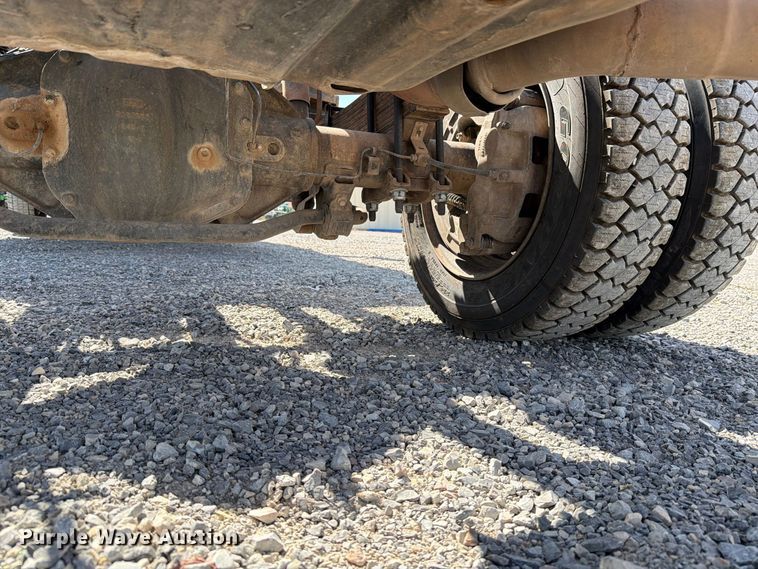 image for item DV8652 2019 Ford F550 Crew Cab truck cab and chassis