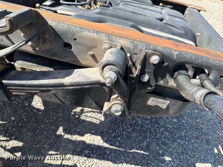 image for item DV8652 2019 Ford F550 Crew Cab truck cab and chassis