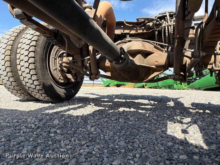 image for item DV8652 2019 Ford F550 Crew Cab truck cab and chassis