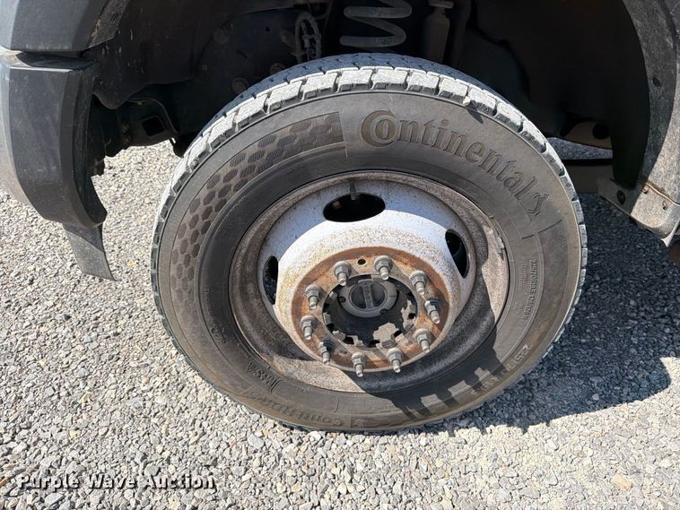 image for item DV8652 2019 Ford F550 Crew Cab truck cab and chassis
