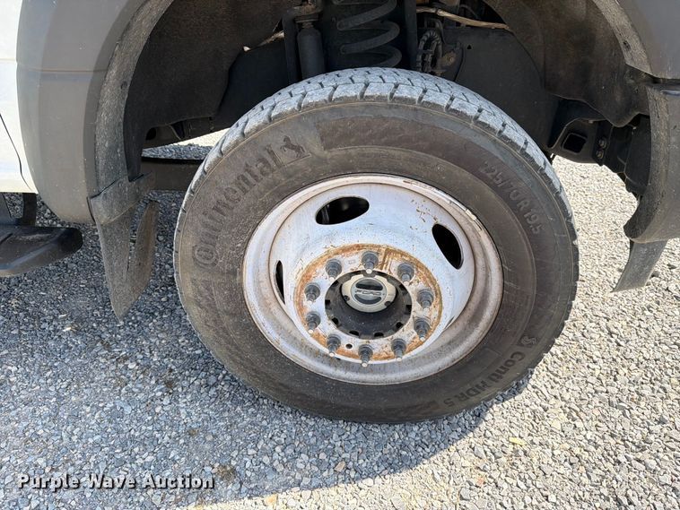image for item DV8652 2019 Ford F550 Crew Cab truck cab and chassis