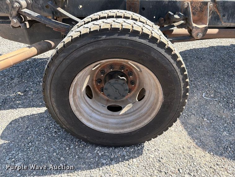 image for item DV8652 2019 Ford F550 Crew Cab truck cab and chassis