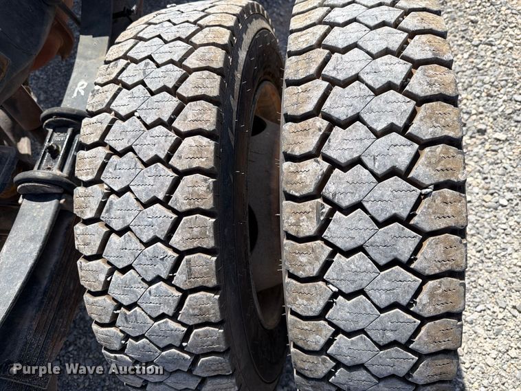 image for item DV8652 2019 Ford F550 Crew Cab truck cab and chassis
