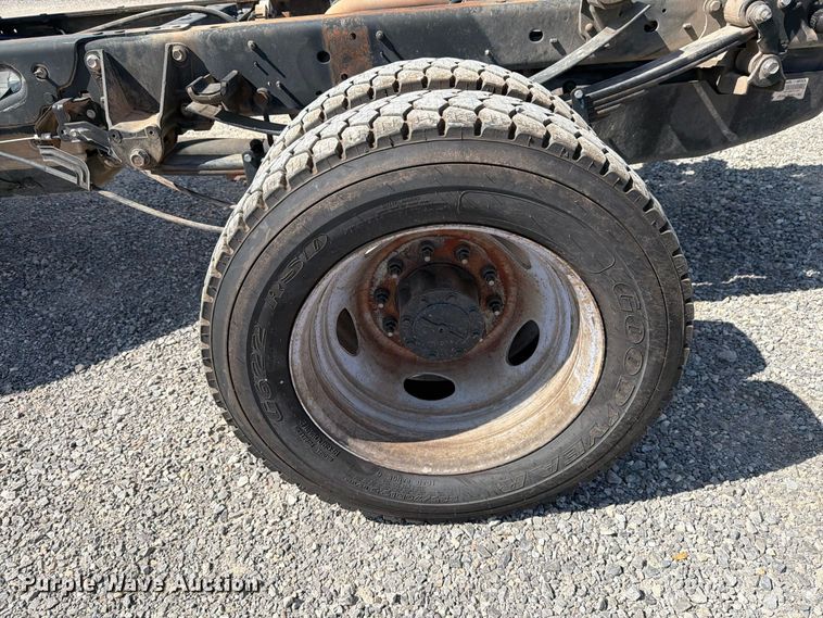 image for item DV8652 2019 Ford F550 Crew Cab truck cab and chassis