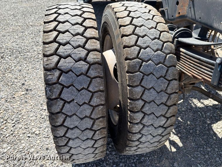 image for item DV8652 2019 Ford F550 Crew Cab truck cab and chassis