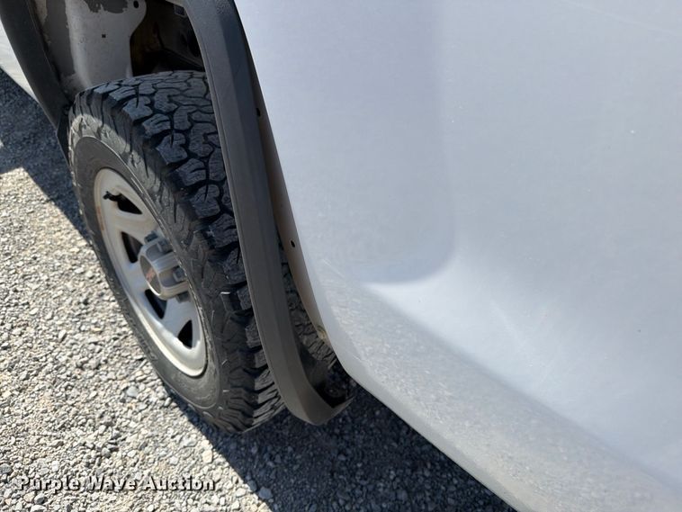 image for item DV8653 2015 GMC Sierra 1500 pickup truck