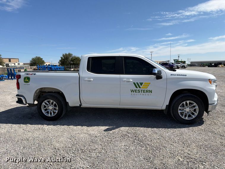 image for item DV8654 2023 Chevrolet Silverado 1500 Crew Cab pickup truck