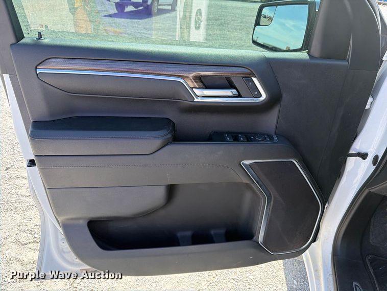 image for item DV8654 2023 Chevrolet Silverado 1500 Crew Cab pickup truck