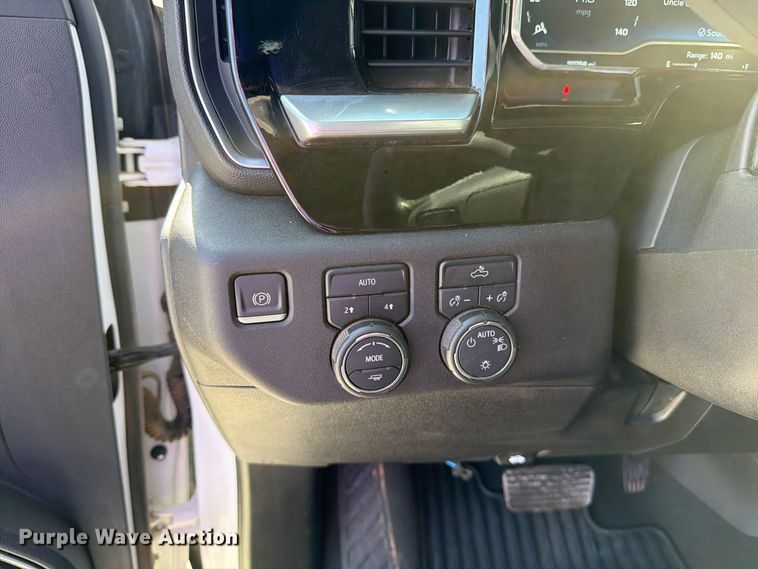 image for item DV8654 2023 Chevrolet Silverado 1500 Crew Cab pickup truck