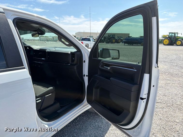 image for item DV8654 2023 Chevrolet Silverado 1500 Crew Cab pickup truck