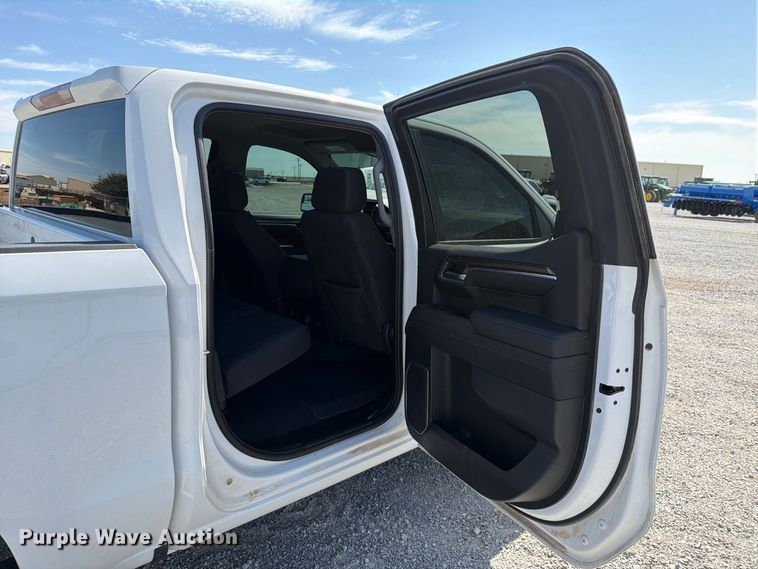 image for item DV8654 2023 Chevrolet Silverado 1500 Crew Cab pickup truck