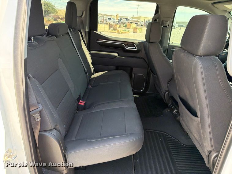 image for item DV8654 2023 Chevrolet Silverado 1500 Crew Cab pickup truck