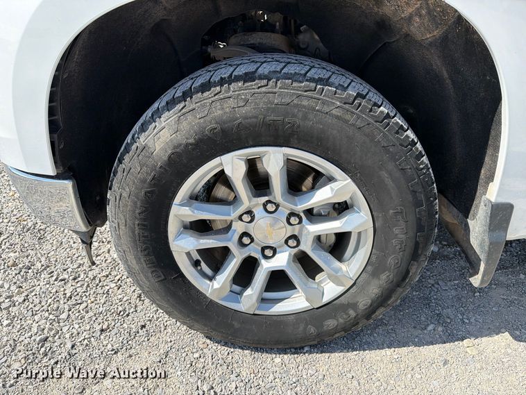 image for item DV8654 2023 Chevrolet Silverado 1500 Crew Cab pickup truck
