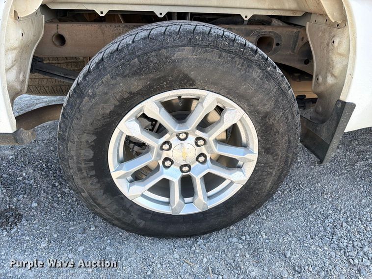 image for item DV8654 2023 Chevrolet Silverado 1500 Crew Cab pickup truck
