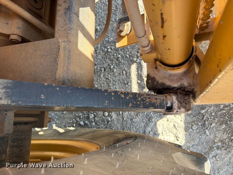 image for item DV8655 2005 Harlo HP8500 forklift