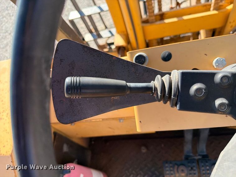 image for item DV8655 2005 Harlo HP8500 forklift