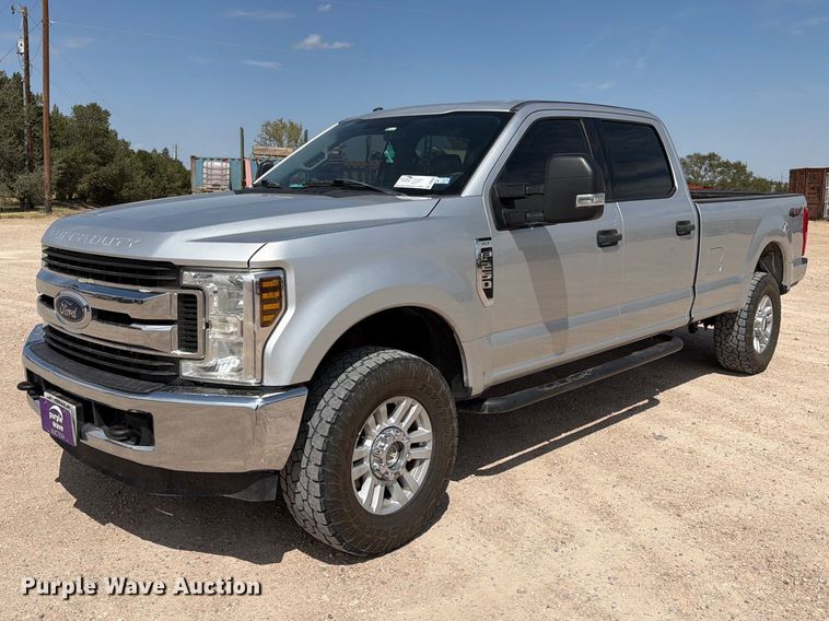2018 Ford F250 Super Duty Crew Cab pickup truck