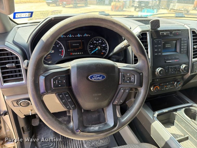 image for item DV8656 2018 Ford F250 Super Duty Crew Cab pickup truck