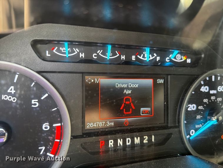 image for item DV8656 2018 Ford F250 Super Duty Crew Cab pickup truck