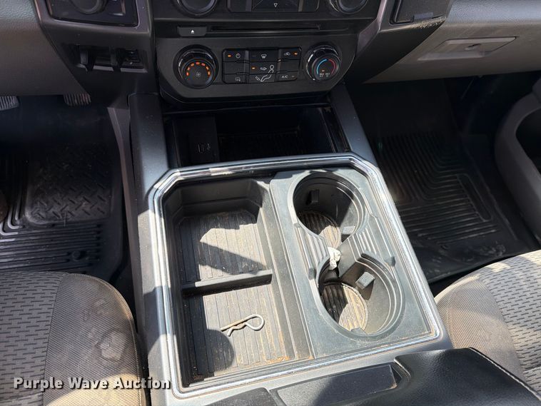 image for item DV8656 2018 Ford F250 Super Duty Crew Cab pickup truck