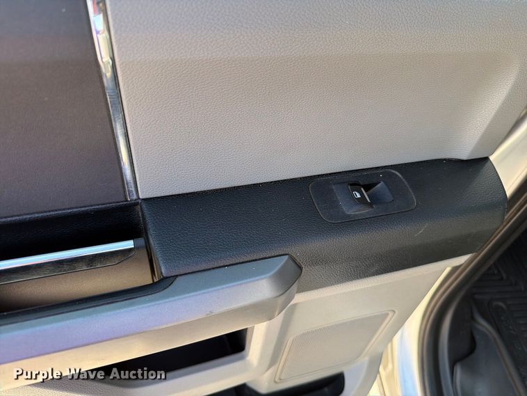 image for item DV8656 2018 Ford F250 Super Duty Crew Cab pickup truck