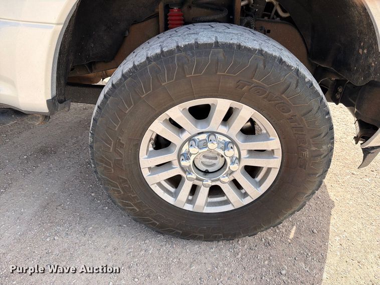 image for item DV8656 2018 Ford F250 Super Duty Crew Cab pickup truck