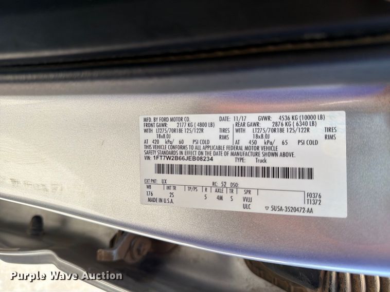 image for item DV8656 2018 Ford F250 Super Duty Crew Cab pickup truck