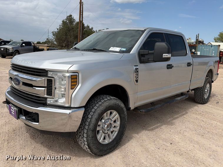 2019 Ford F250 Super Duty Crew Cab pickup truck