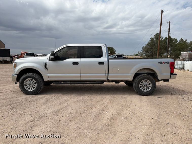 image for item DV8657 2019 Ford F250 Super Duty Crew Cab pickup truck