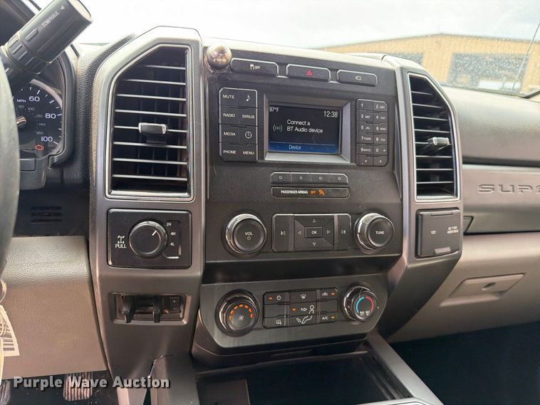 image for item DV8657 2019 Ford F250 Super Duty Crew Cab pickup truck