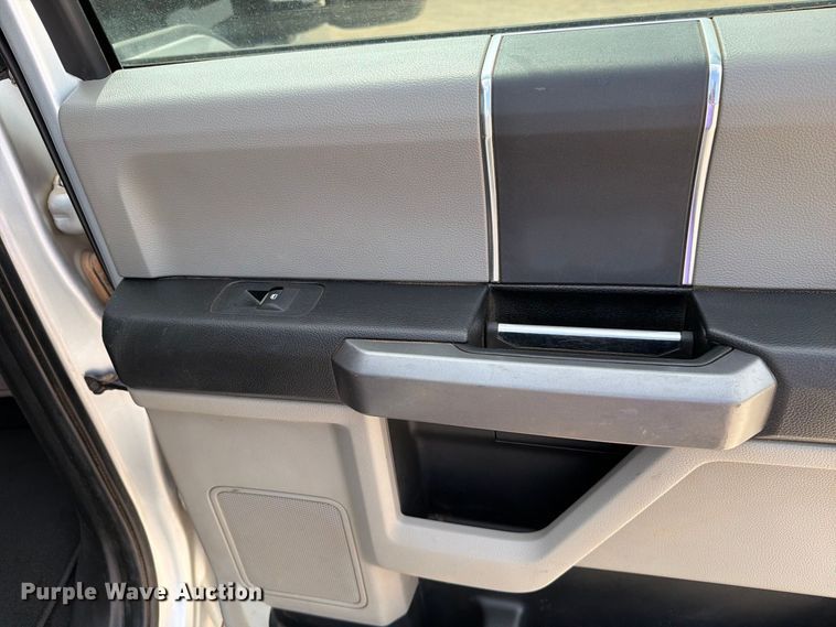 image for item DV8657 2019 Ford F250 Super Duty Crew Cab pickup truck