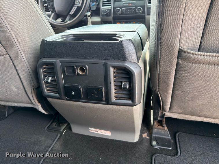 image for item DV8657 2019 Ford F250 Super Duty Crew Cab pickup truck
