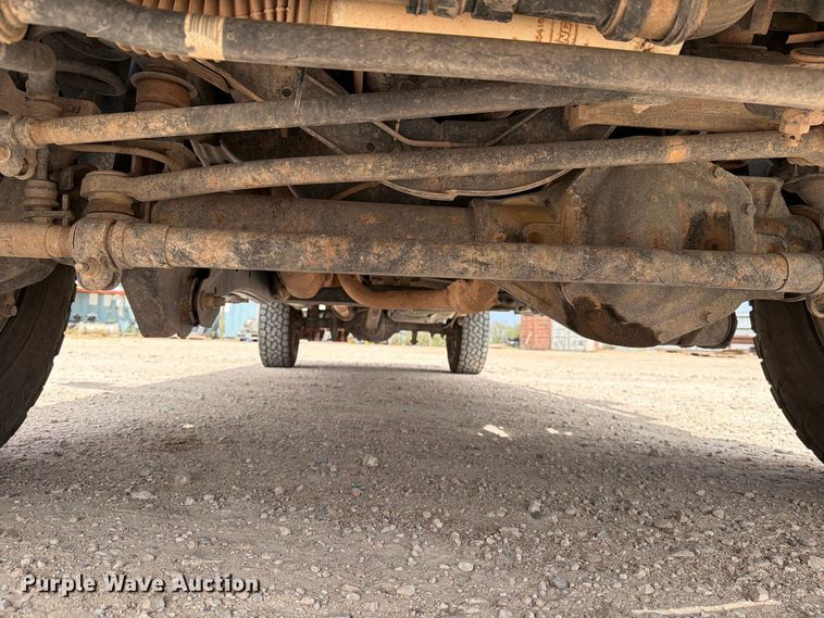 image for item DV8657 2019 Ford F250 Super Duty Crew Cab pickup truck