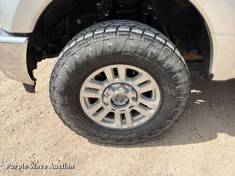 image for item DV8657 2019 Ford F250 Super Duty Crew Cab pickup truck