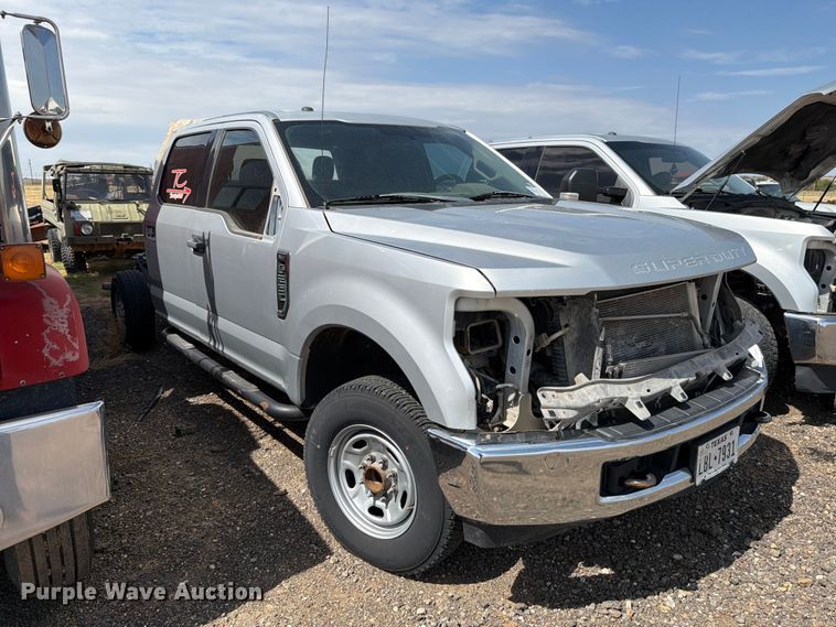 image for item DV8658 2017 Ford F250 Super Duty Crew Cab pickup truck