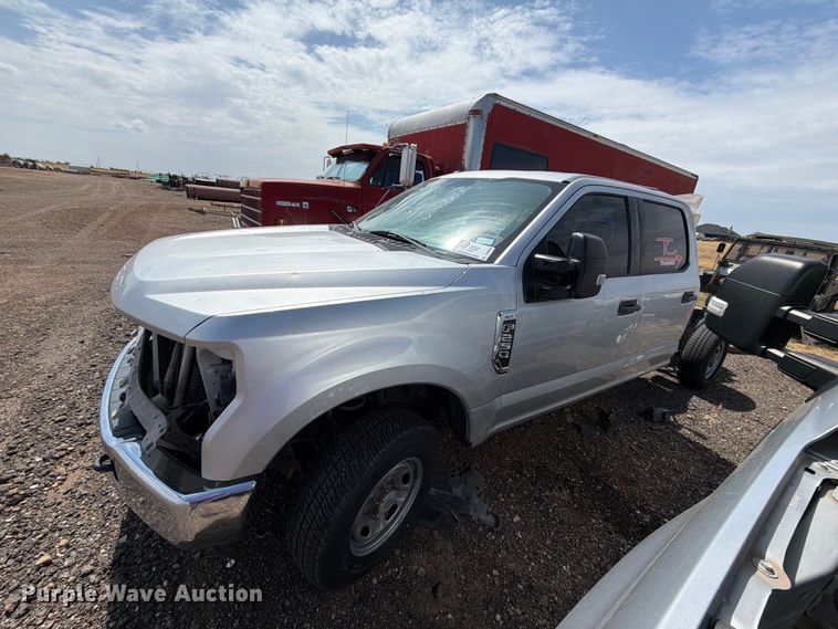 image for item DV8658 2017 Ford F250 Super Duty Crew Cab pickup truck