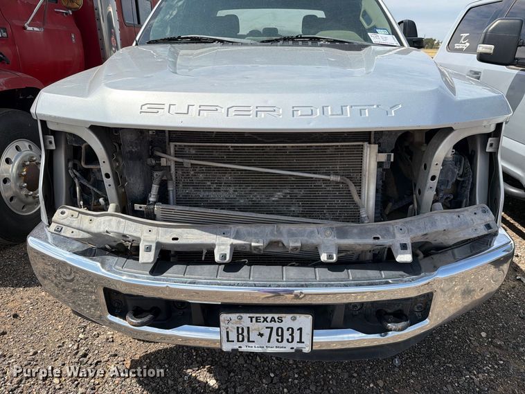 image for item DV8658 2017 Ford F250 Super Duty Crew Cab pickup truck