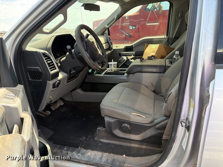 image for item DV8658 2017 Ford F250 Super Duty Crew Cab pickup truck