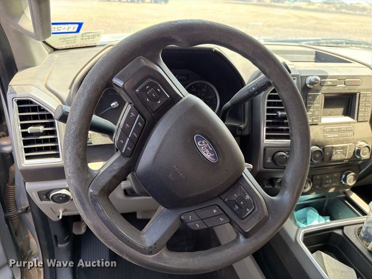 image for item DV8658 2017 Ford F250 Super Duty Crew Cab pickup truck