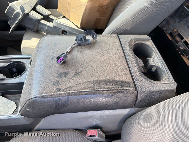 image for item DV8658 2017 Ford F250 Super Duty Crew Cab pickup truck